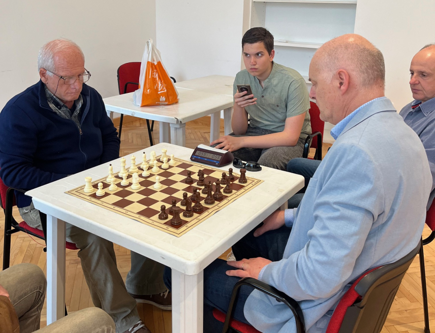 3946cc5a2ed843c2c9fca0b4efcd28ba L