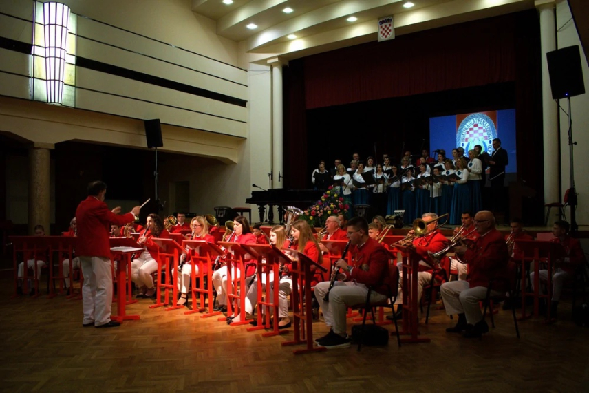 3a4499a4c30d6f082d254099c90f2c24 L