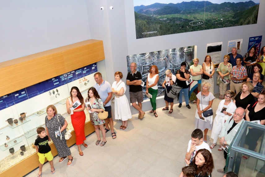 45ff2190802f9793d44160c4e551925c Generic