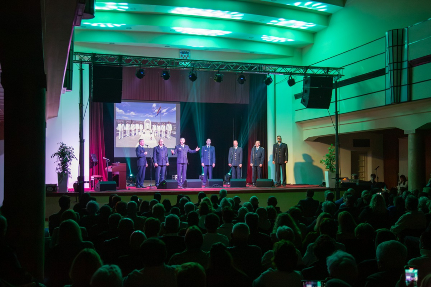 9aa91352e792f145830c61b99571c730 M