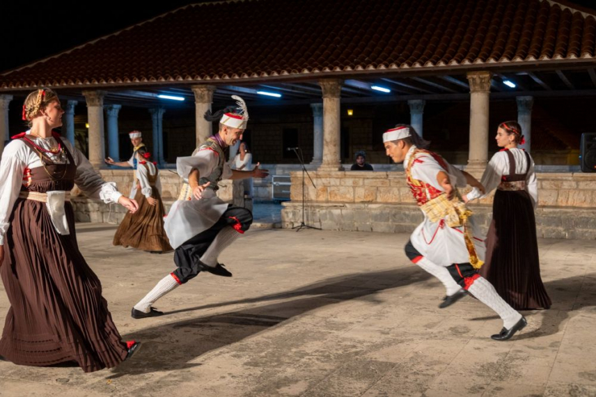 F50c152c7848dac24210d3ad3ad22154 L